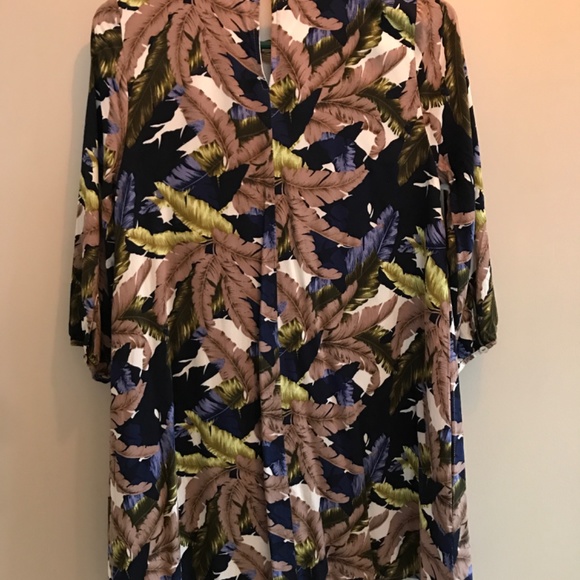 Ladies patterned dress - Picture 2 of 2